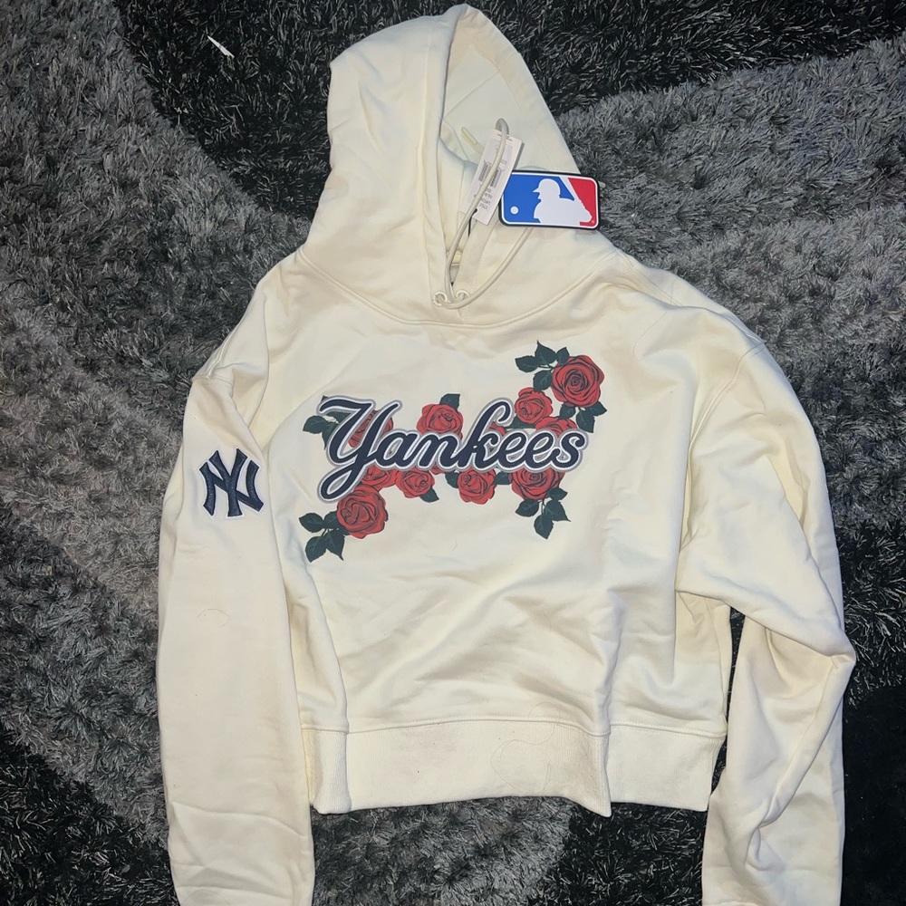 Women’s Floral Crop Yankees Hoodie